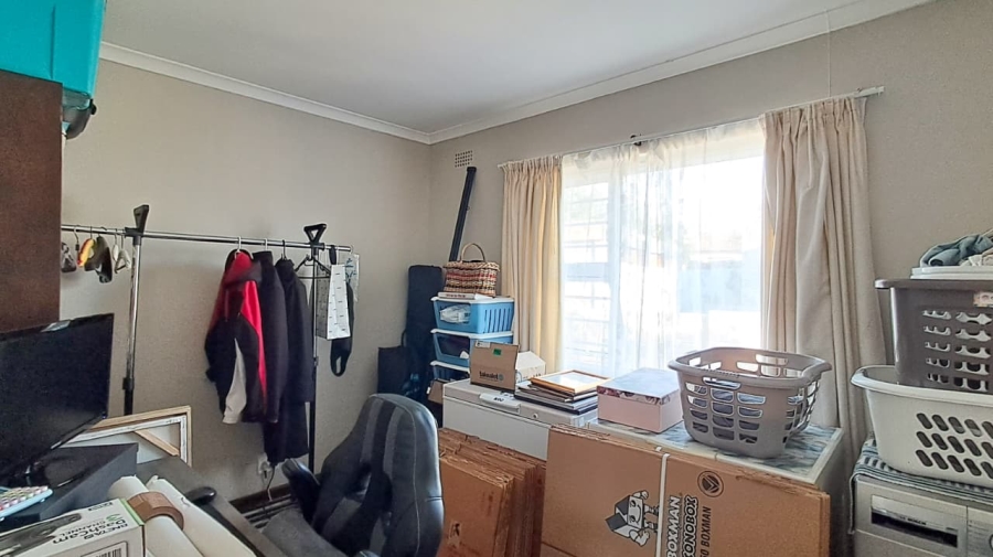3 Bedroom Property for Sale in Zoo Park Western Cape